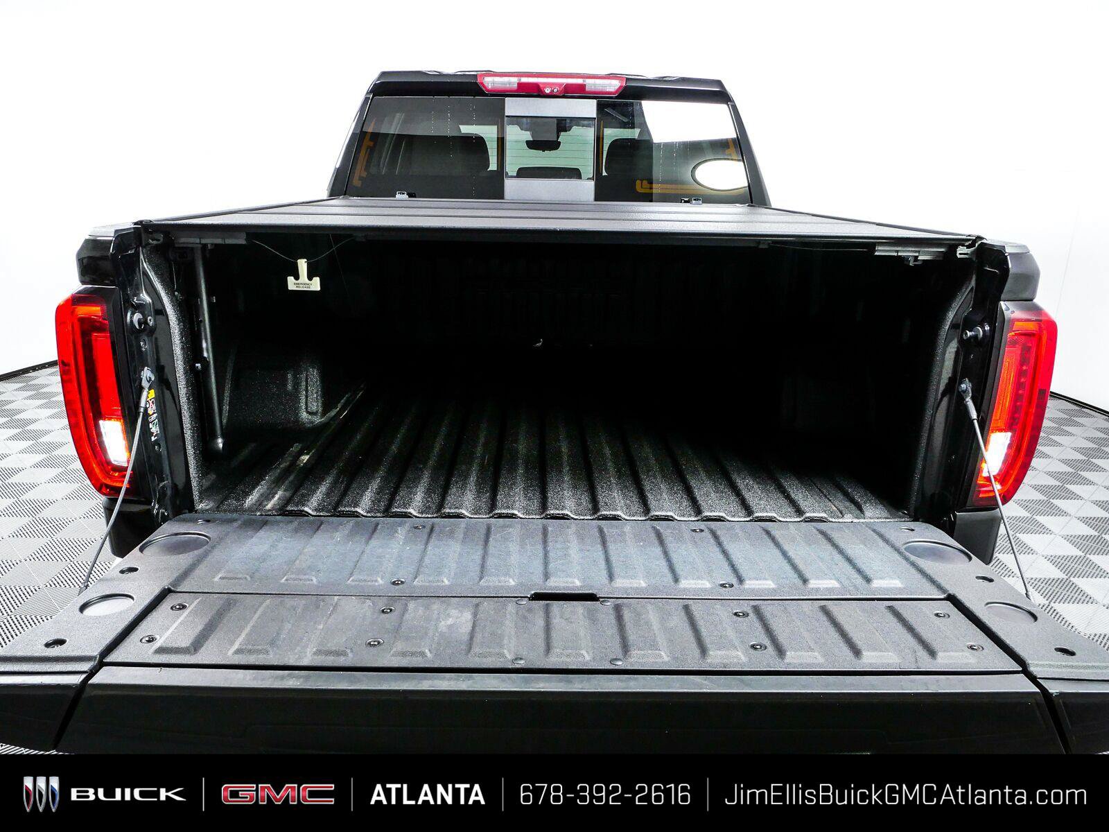 Used 2024 GMC Sierra 1500 Denali AWD/4WD image 32