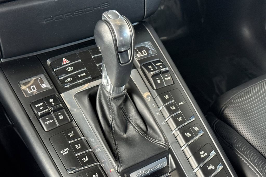 Used 2018 Porsche Macan Turbo image 20