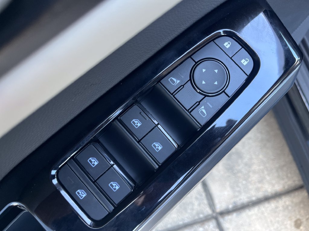 New 2026 Nissan Pathfinder SL FWD image 11