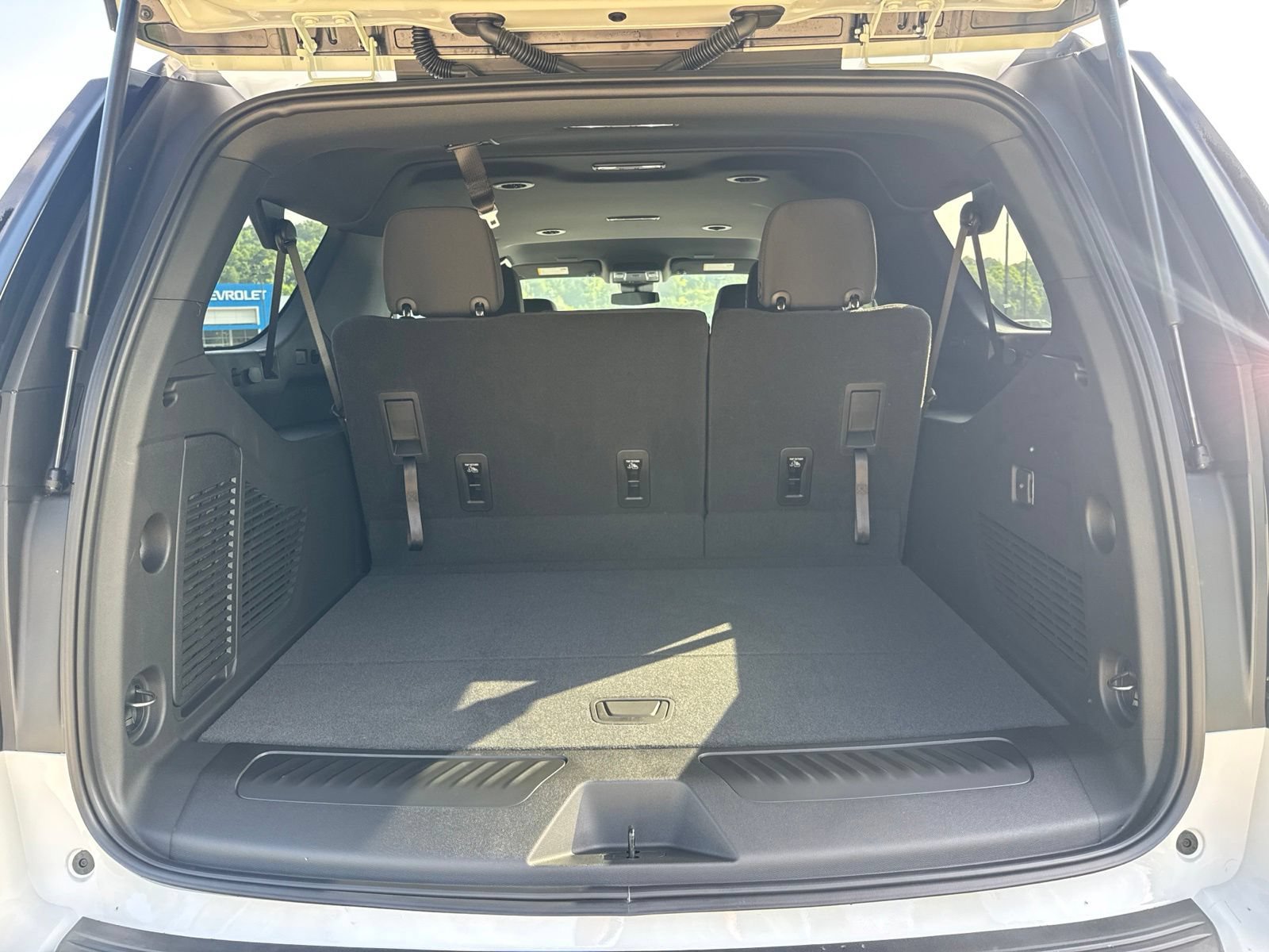 New 2026 Chevrolet Suburban LS AWD/4WD image 9