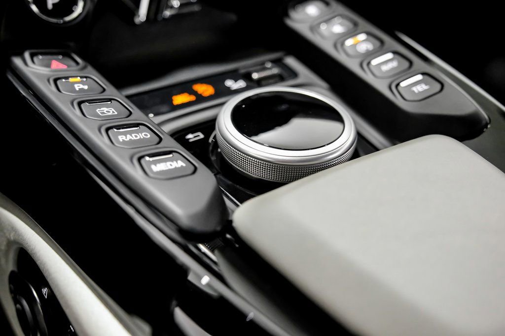 Used 2023 Aston Martin V12 Vantage image 20