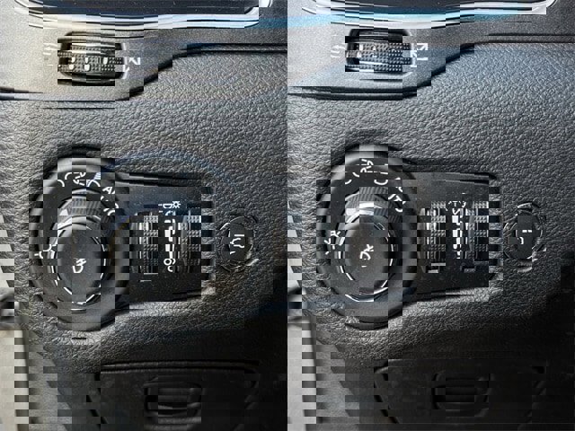 Used 2020 Jeep Cherokee Trailhawk w/ Comfort/Convenience Group image 25