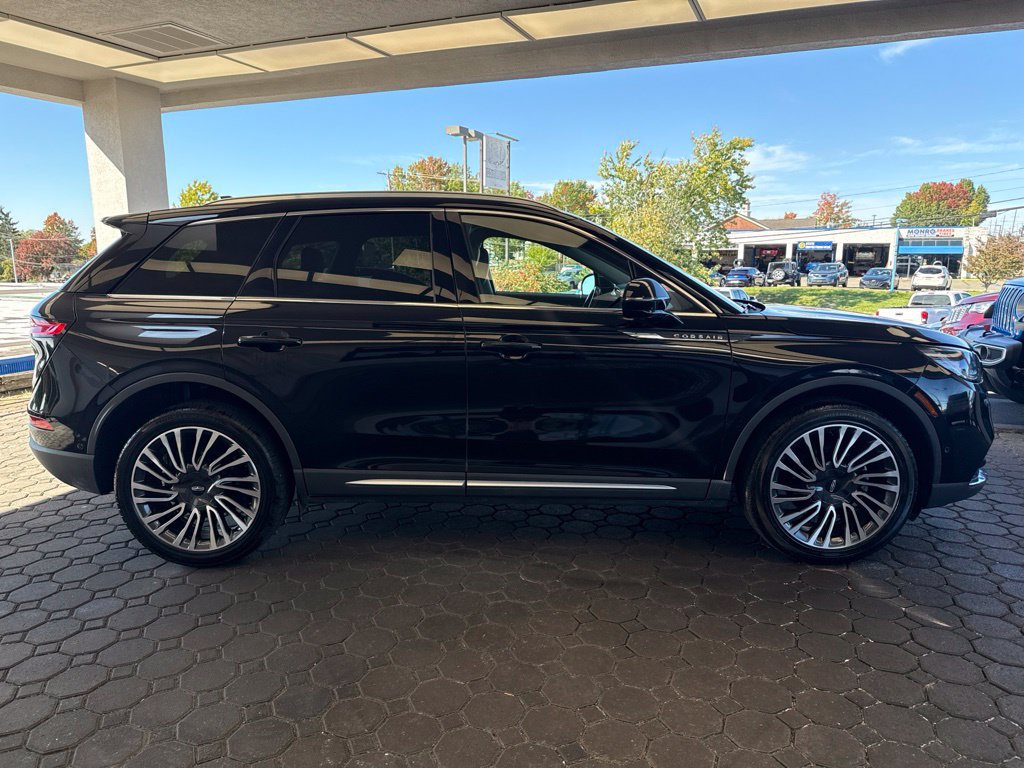 Used 2022 Lincoln Corsair Reserve w/ Equipment Group 201A AWD/4WD image 4