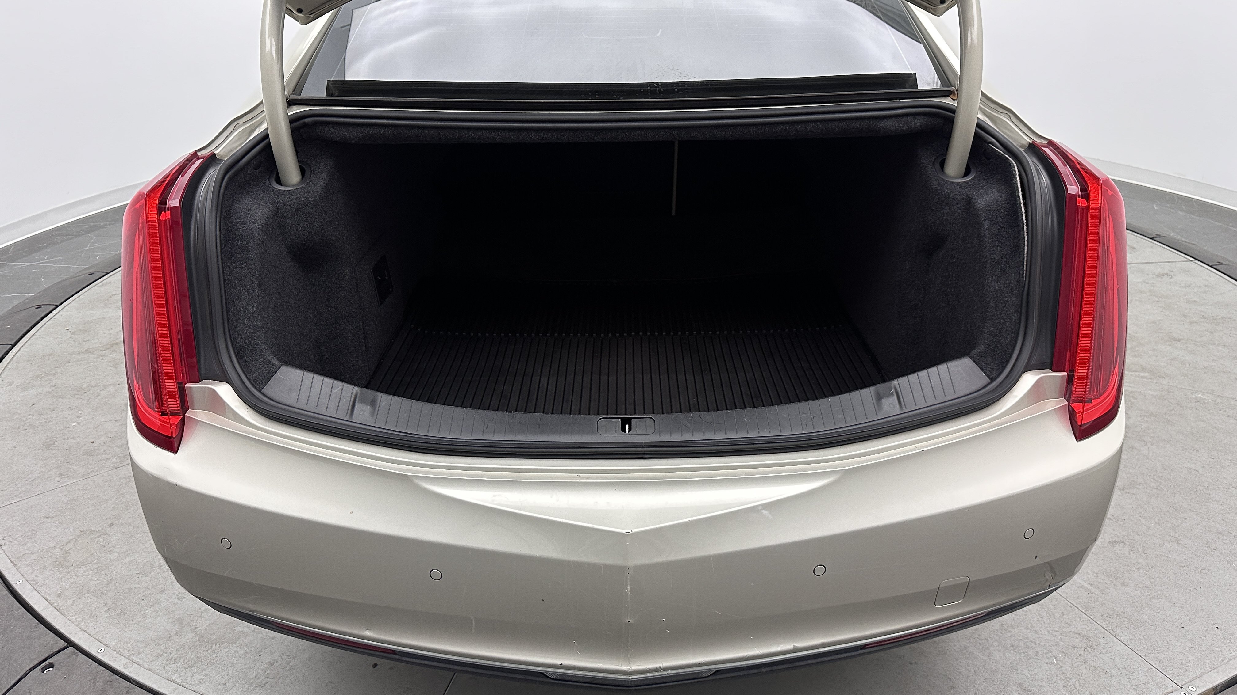 Used 2015 Cadillac XTS FWD image 27