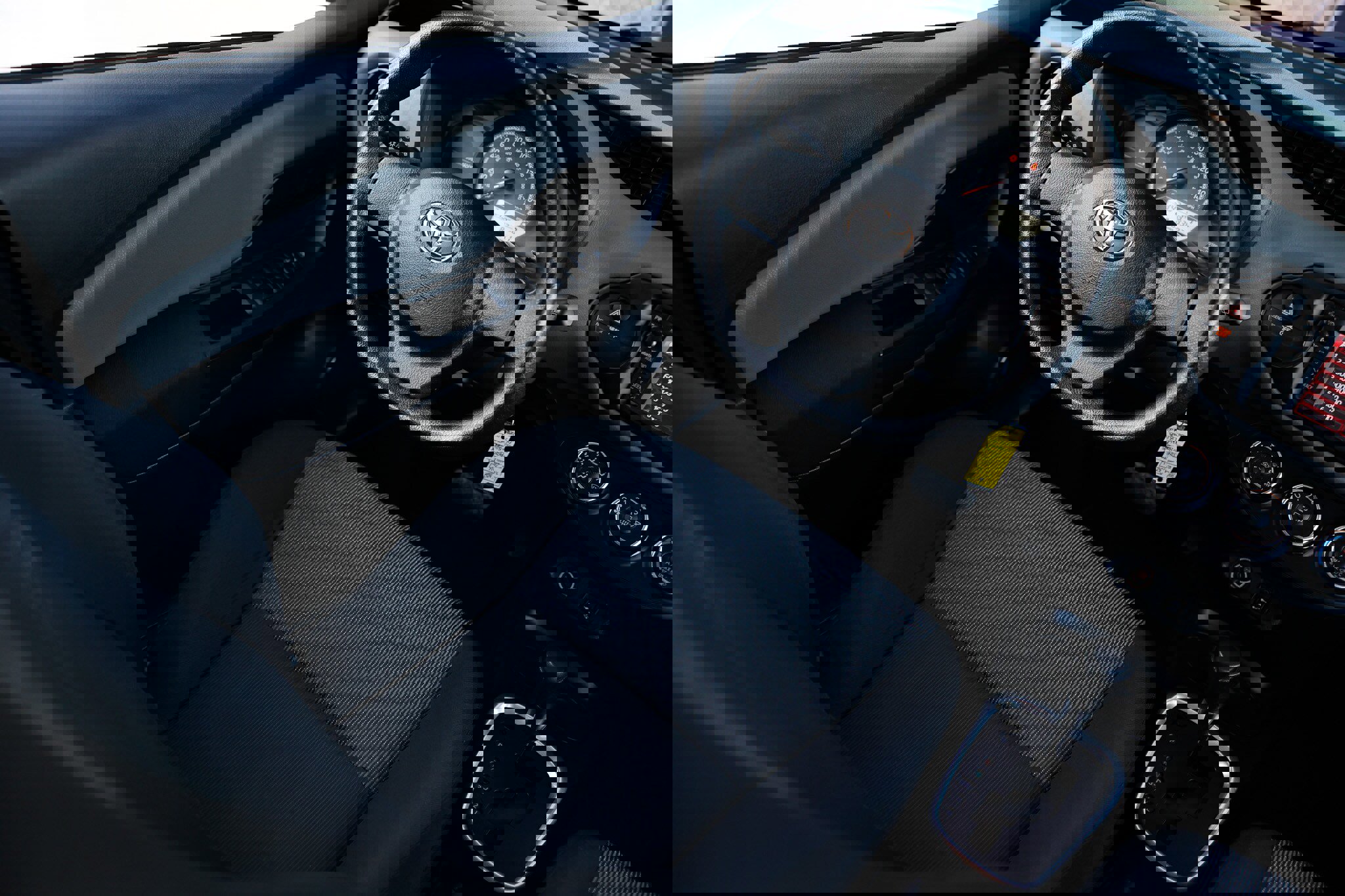 Used 2016 Toyota Yaris L image 25