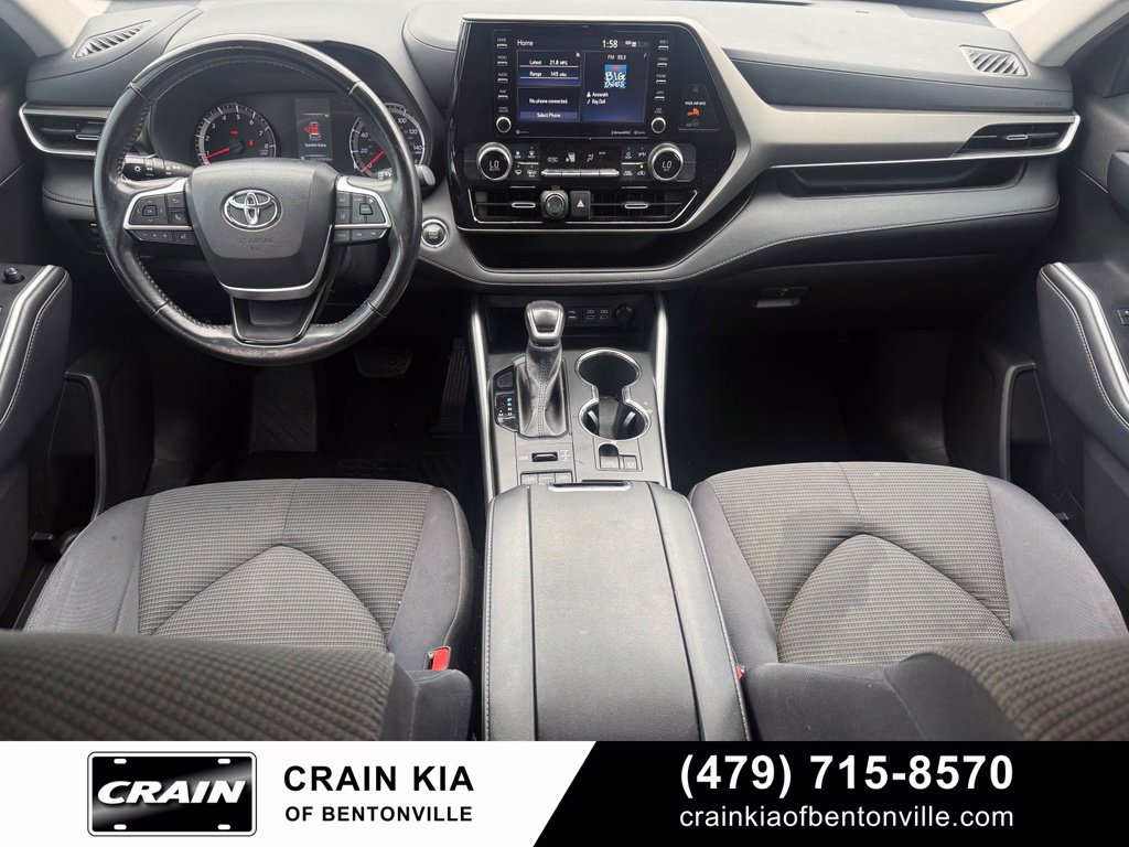 Used 2022 Toyota Highlander LE AWD/4WD image 29