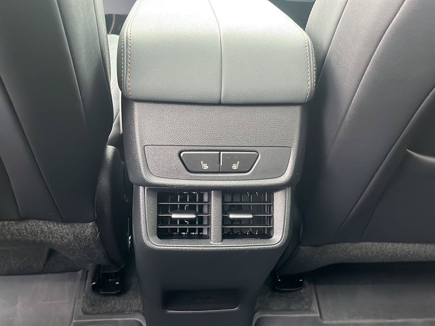Certified 2026 GMC Terrain AT4 w/ Convenience Package III AWD/4WD image 31