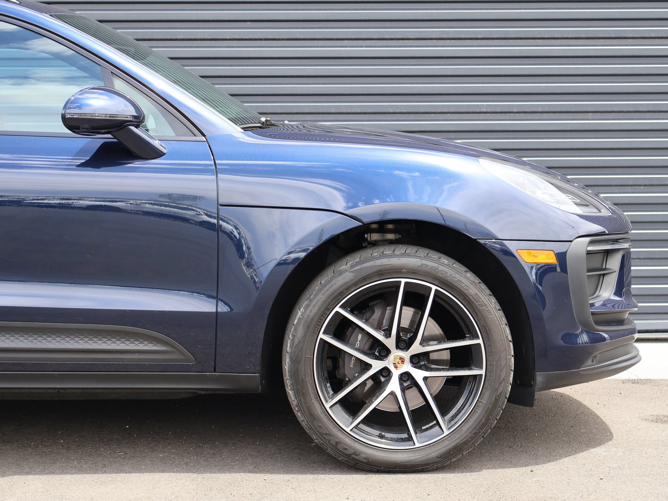 Used 2023 Porsche Macan AWD/4WD image 12