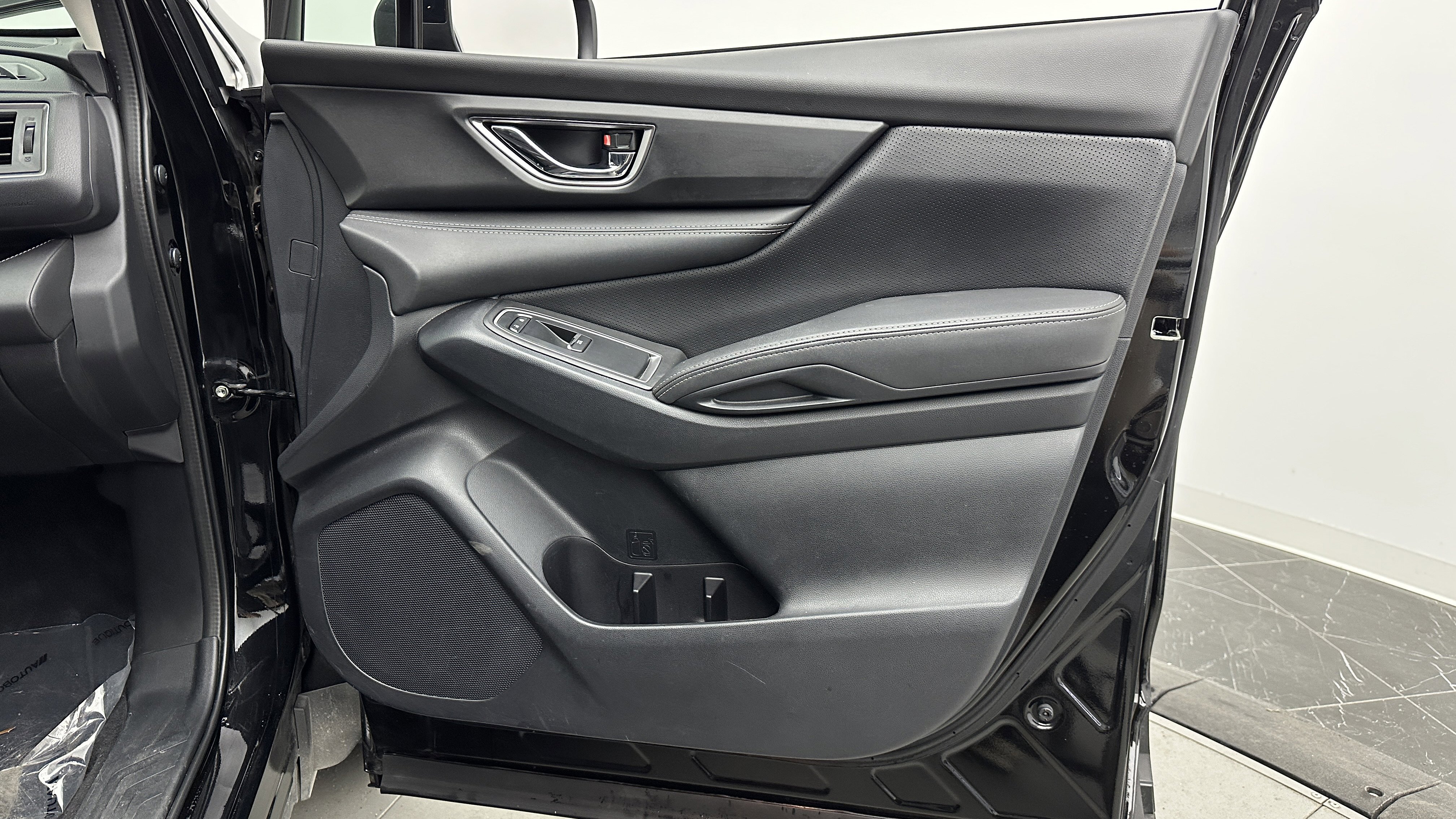 Used 2023 Subaru Ascent Limited image 37