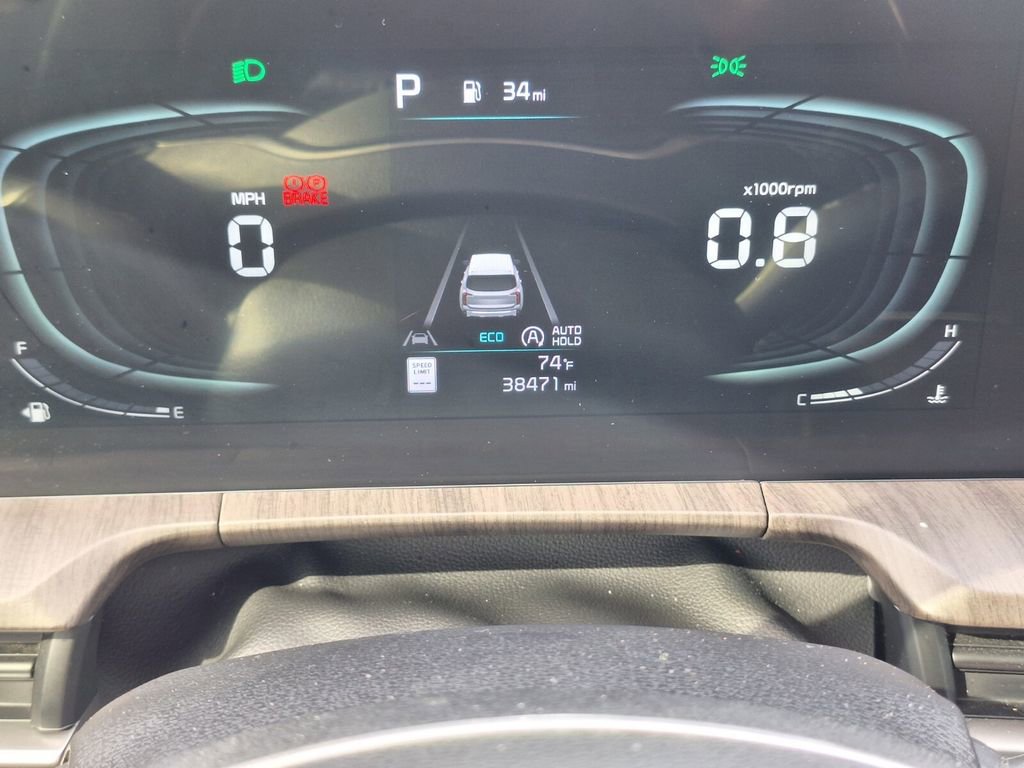 Used 2024 Kia Telluride EX w/ EX Captain's Chair Package image 15