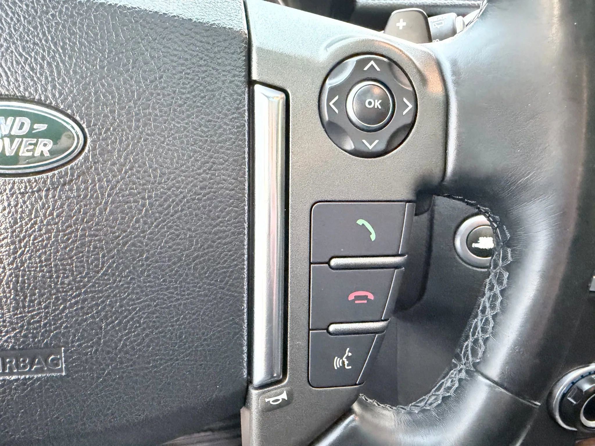 Used 2016 Land Rover LR4 HSE Silver Edition AWD/4WD image 16