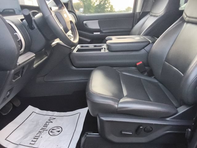Used 2025 Ford Expedition Active RWD image 28