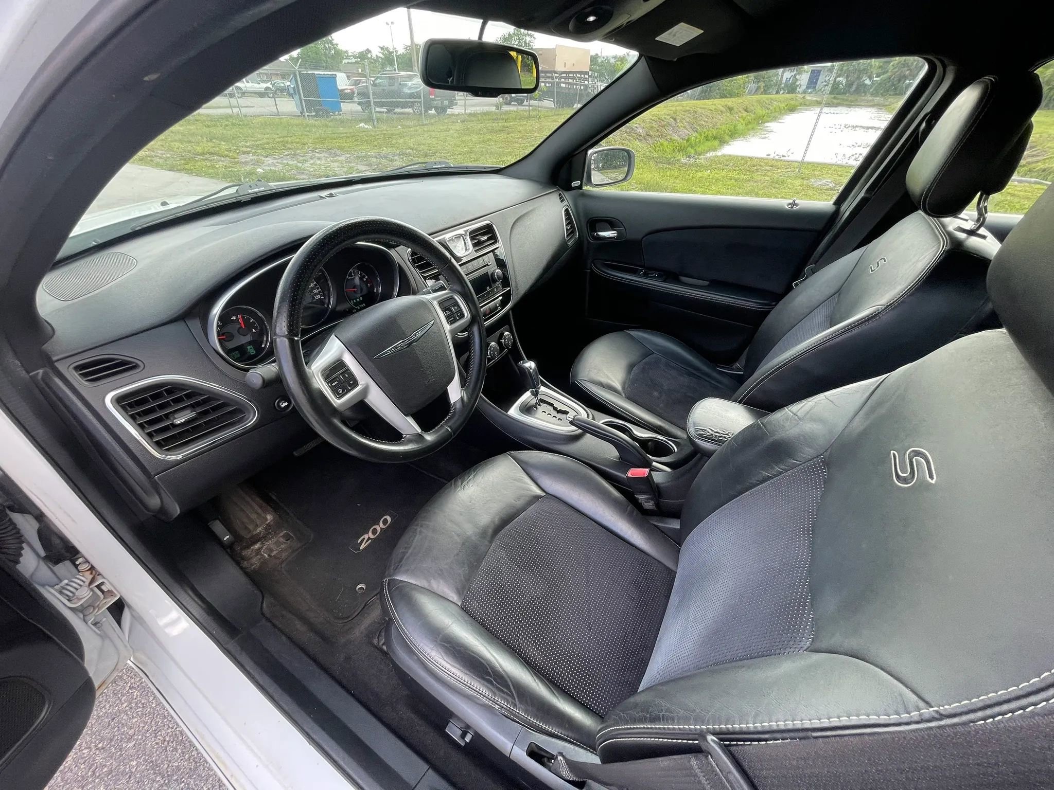 Used 2014 Chrysler 200 Limited w/ 200 Super S Group FWD image 19