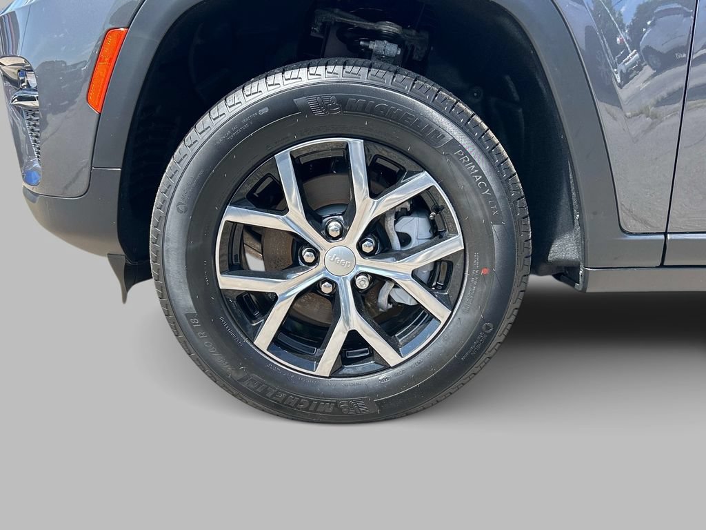 Used 2025 Jeep Grand Cherokee Limited AWD/4WD image 10