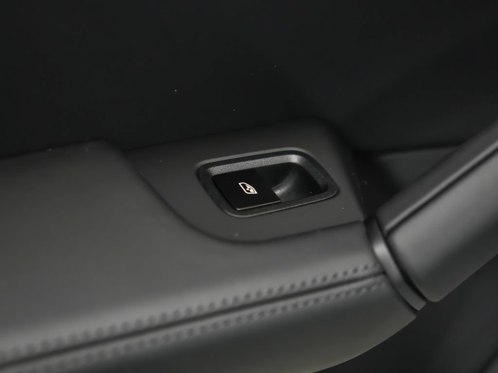 New 2026 Porsche Cayenne Coupe AWD/4WD image 16