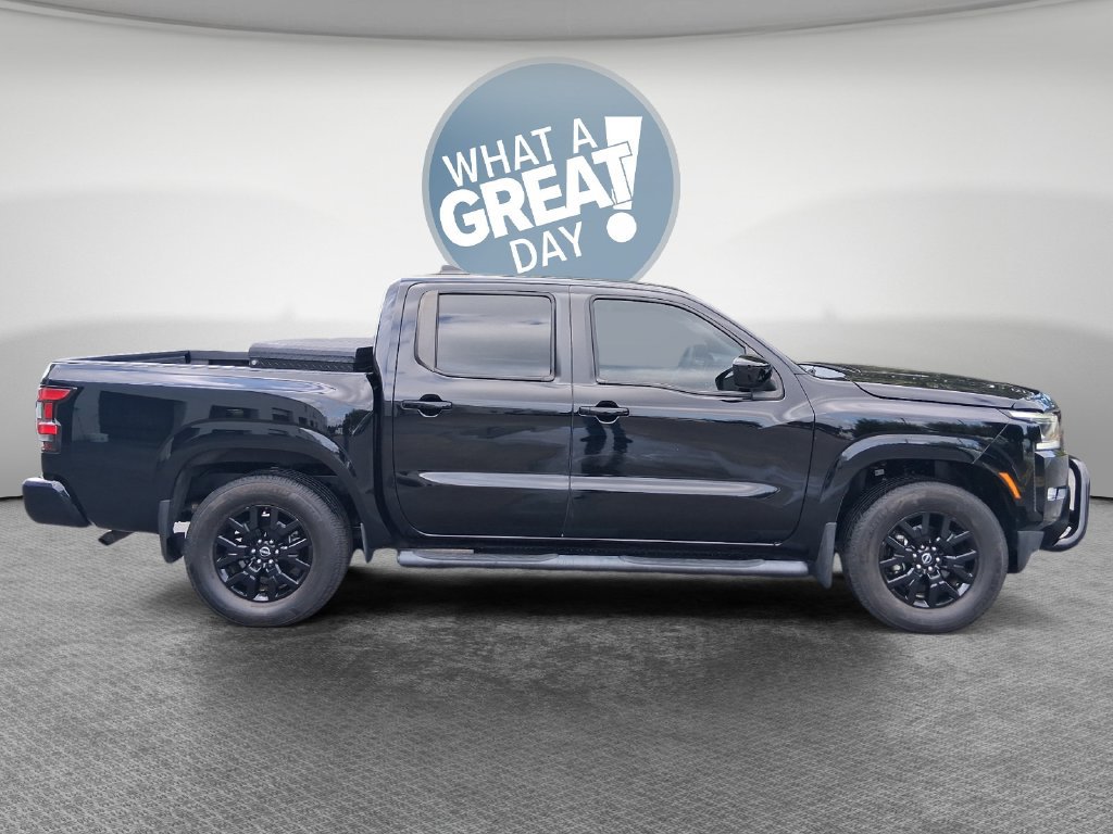 Used 2023 Nissan Frontier SV w/ Midnight Edition Package RWD image 2