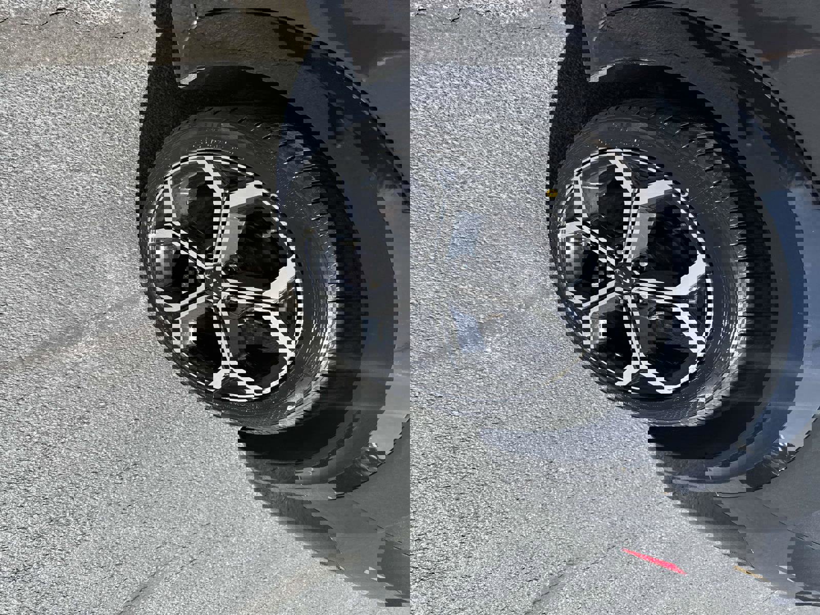 Used 2023 Kia Niro EX Touring image 13