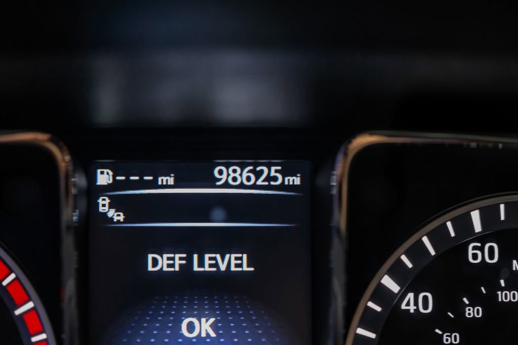 Used 2018 Nissan Titan PRO-4X w/ Pro-4x Convenience Package AWD/4WD image 19