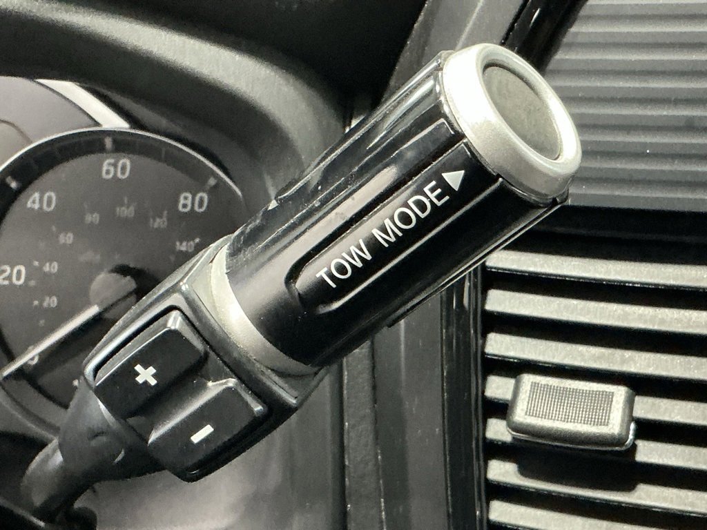 Used 2023 Nissan Titan SV w/ SV Convenience Package image 24