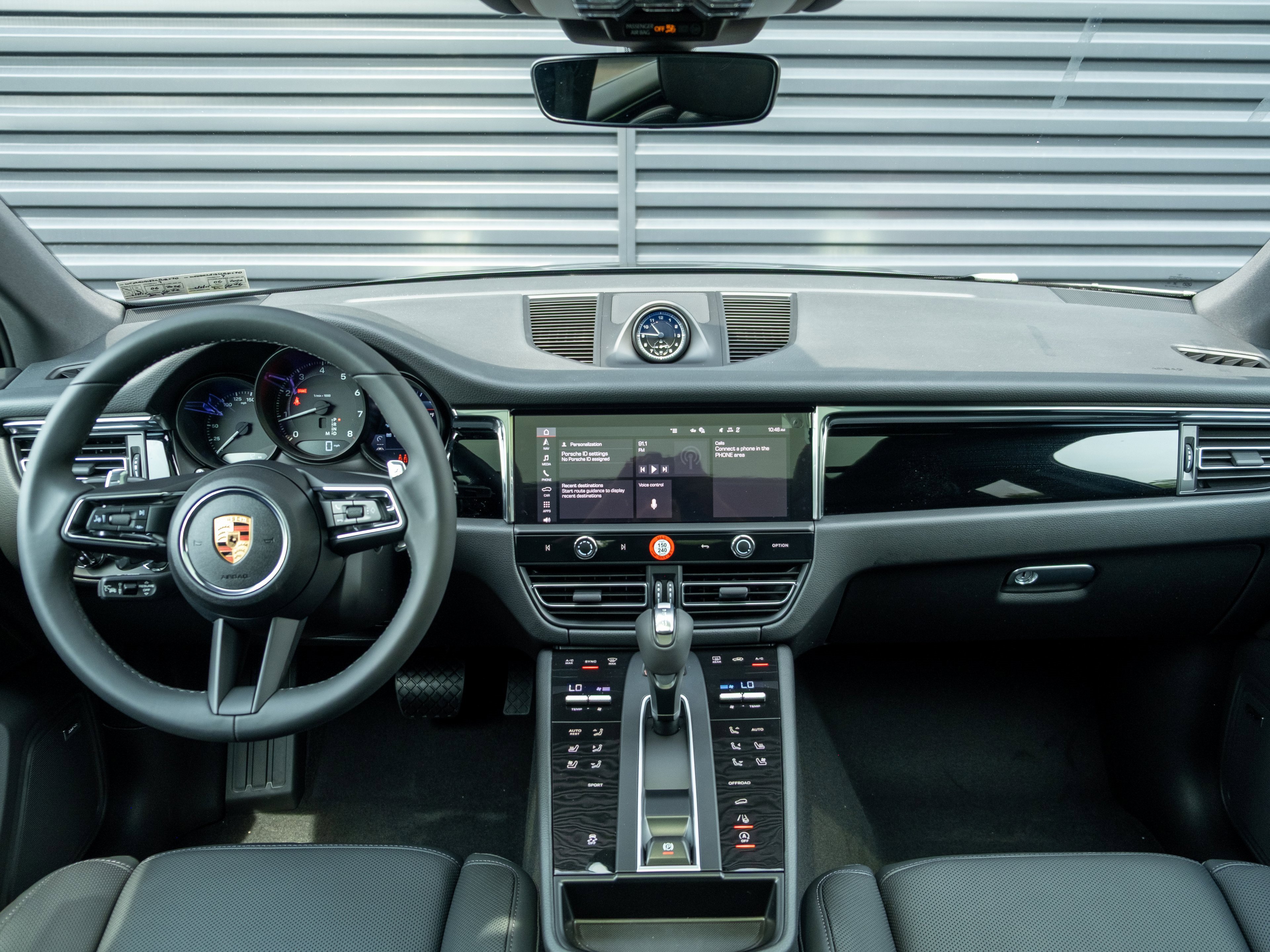 Certified 2025 Porsche Macan image 19