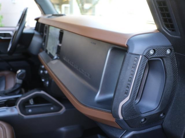 Used 2024 Ford Bronco Outer Banks AWD/4WD image 12