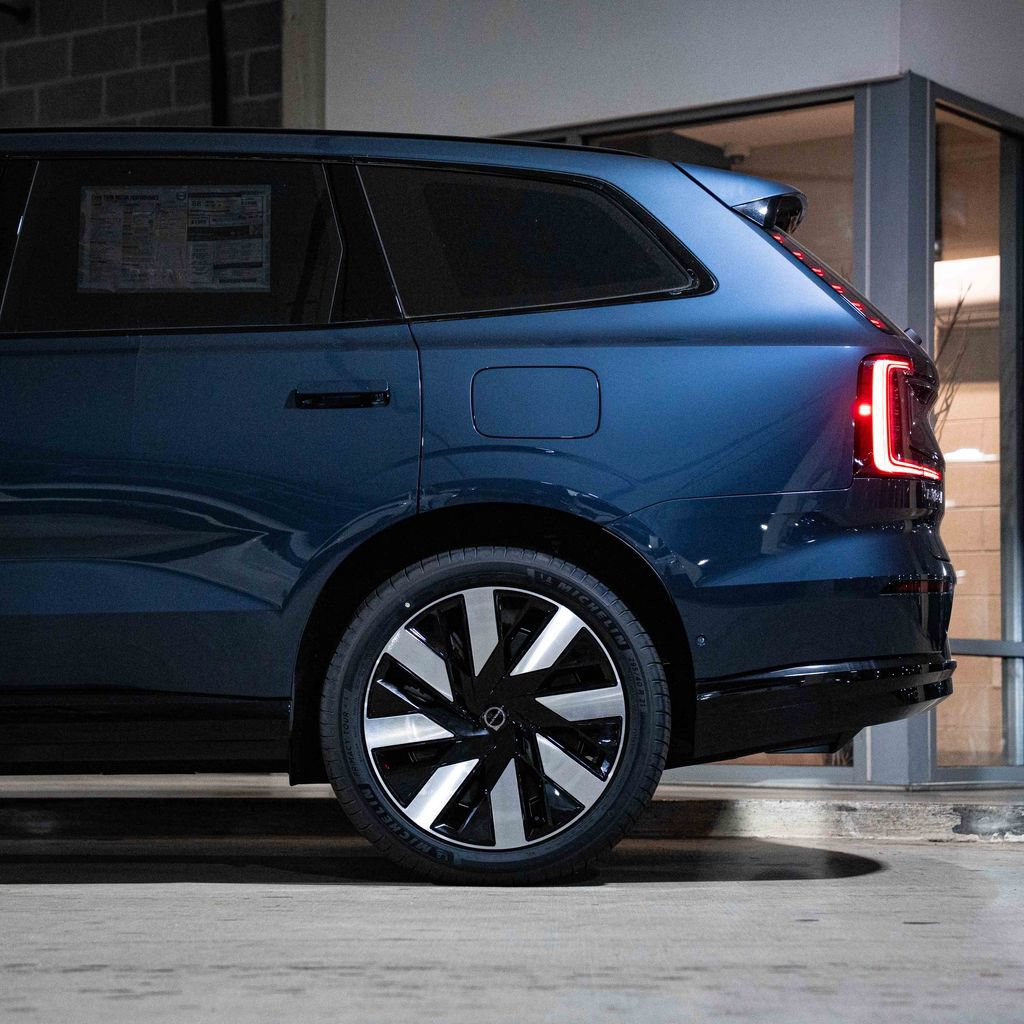 New 2026 Volvo EX90 Ultra AWD/4WD image 4