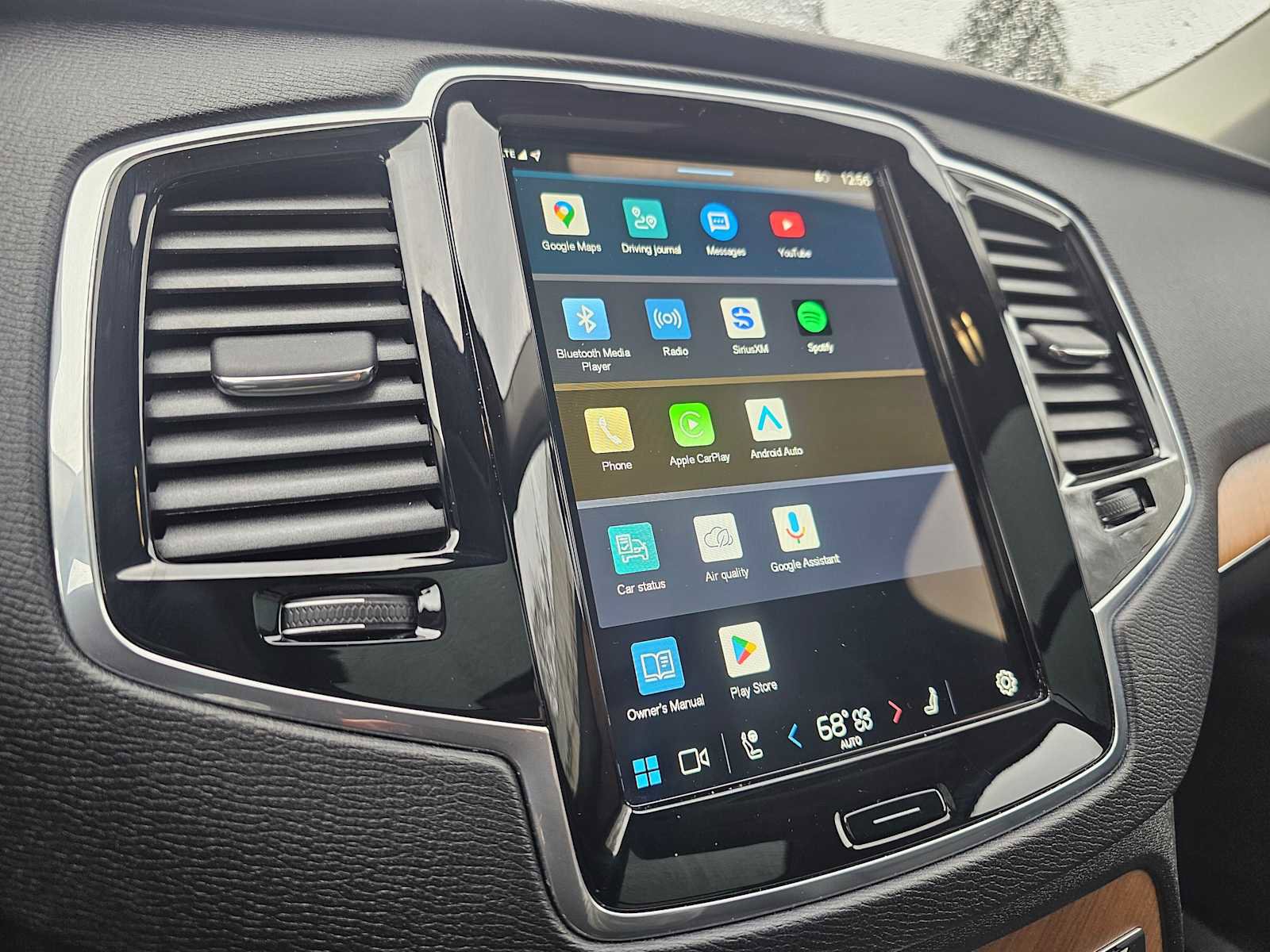 Certified 2025 Volvo XC90 T8 Plus w/ Protection Package Premier image 31