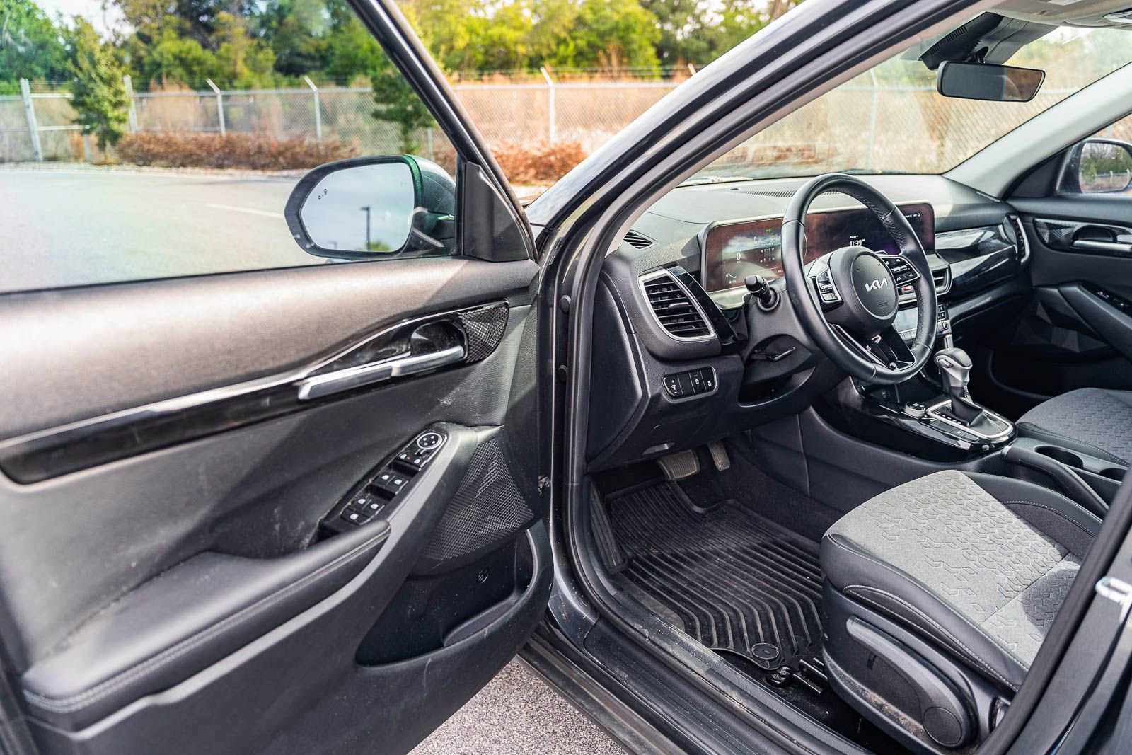 Used 2024 Kia Seltos S image 17