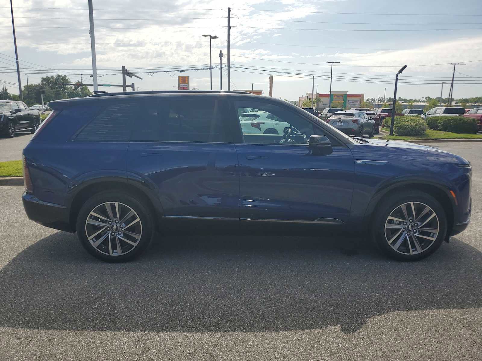 New 2026 Cadillac Vistiq Sport image 7