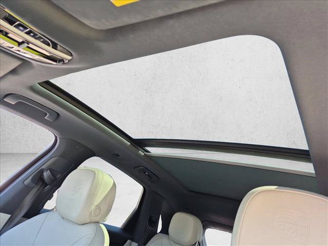 Used 2019 Porsche Cayenne E-Hybrid AWD/4WD image 16