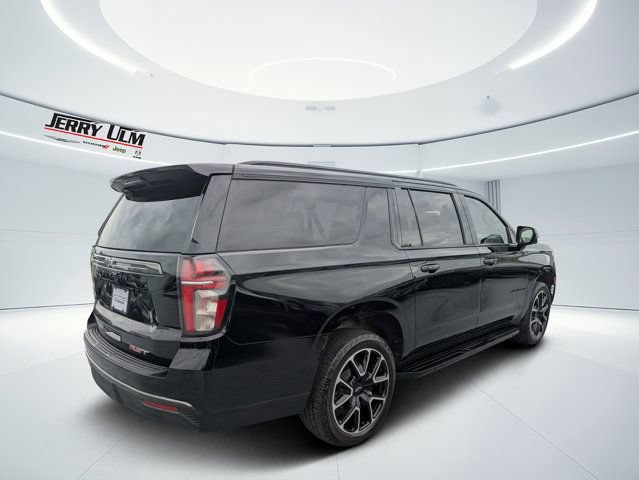 Used 2021 Chevrolet Suburban RST w/ Luxury Package RWD image 3