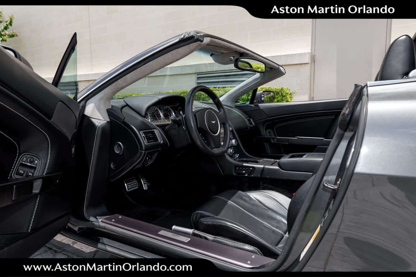Used 2009 Aston Martin V8 Vantage Roadster RWD image 3