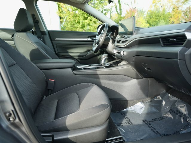 Used 2023 Nissan Altima 2.5 SV w/ SV Premium Package image 8