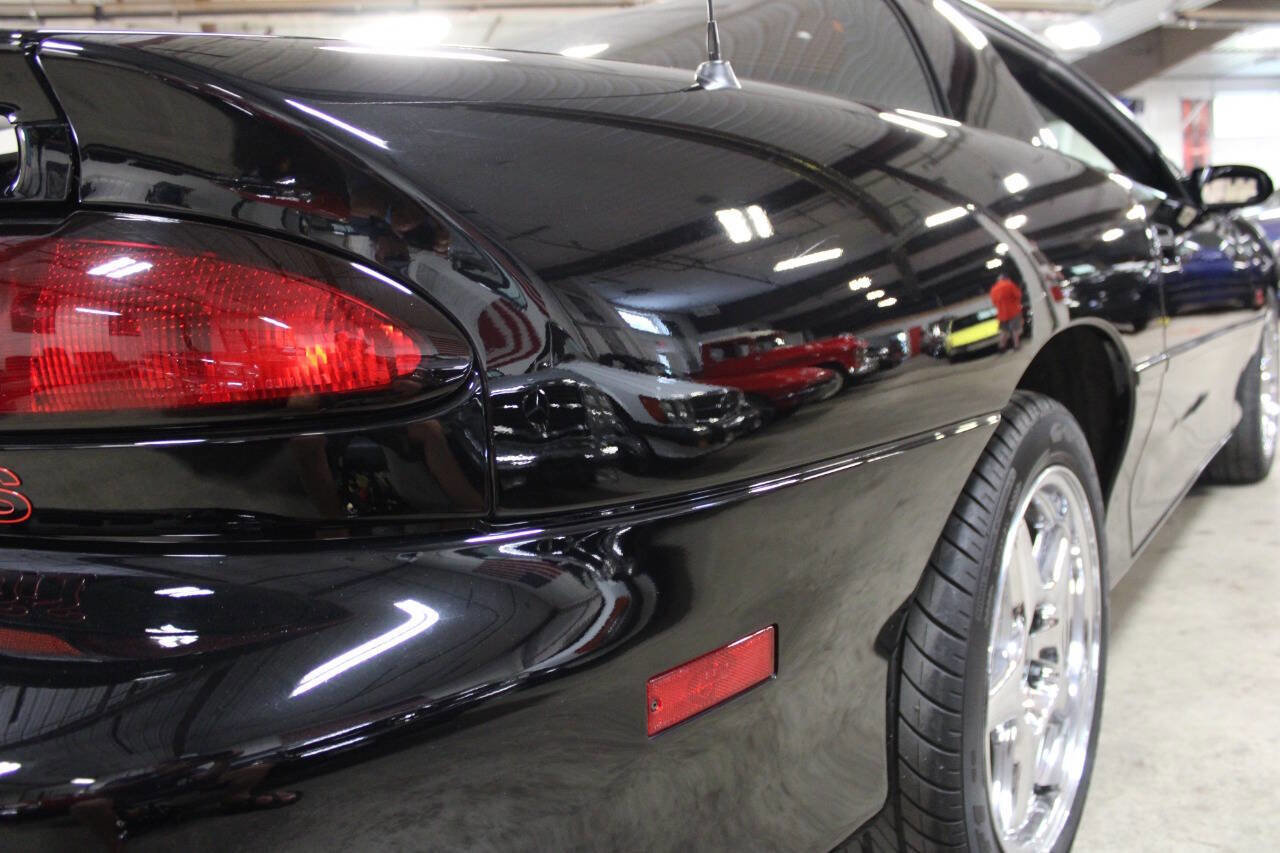 Used 2000 Chevrolet Camaro Z28 w/ SS Performance/Appearance Pkg image 14