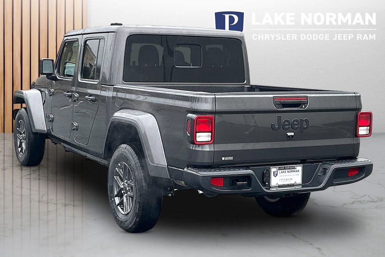 New 2025 Jeep Gladiator Sport image 7