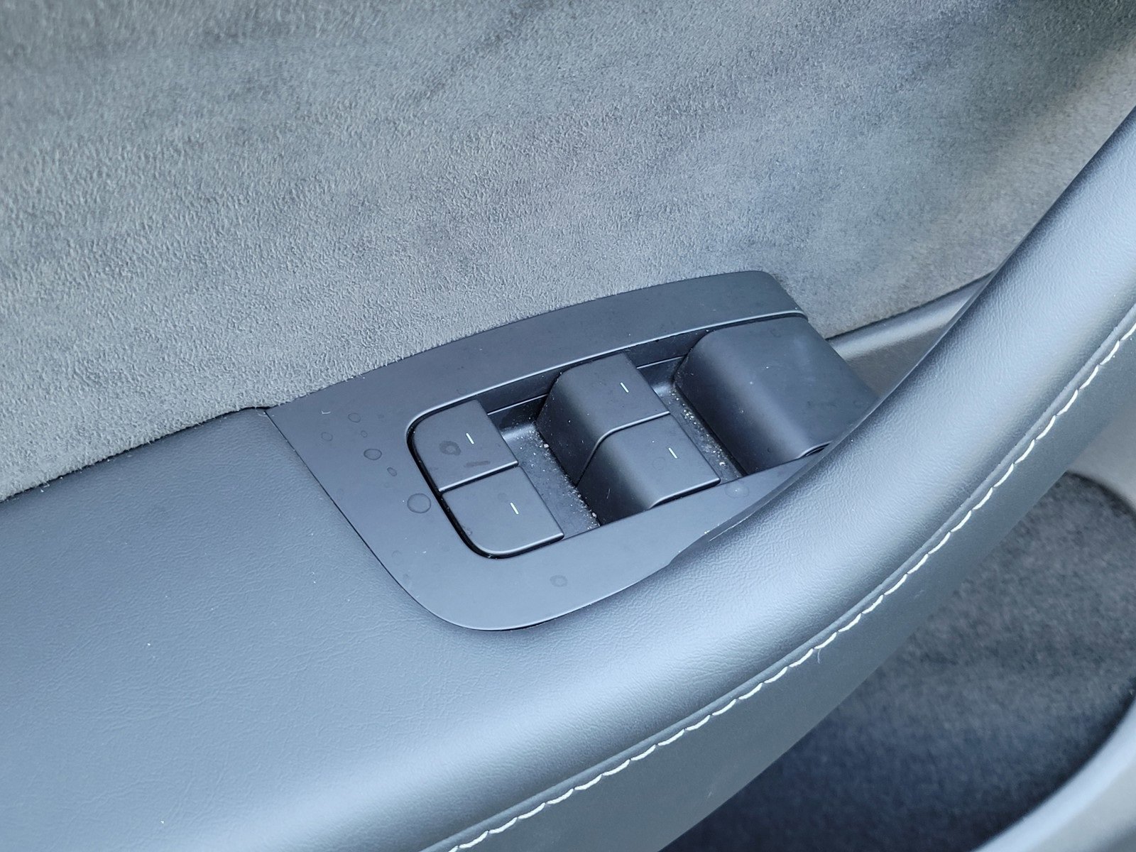 Used 2022 Tesla Model Y Long Range image 17