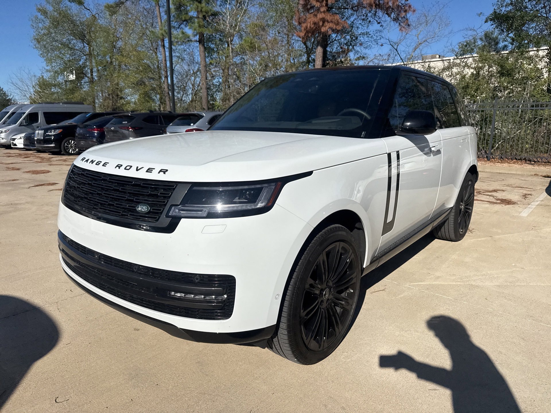 Used 2025 Land Rover Range Rover SE image 8