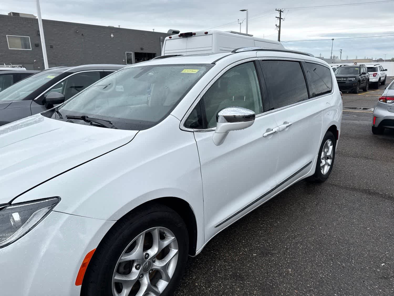 Used 2020 Chrysler Pacifica Limited FWD image 16