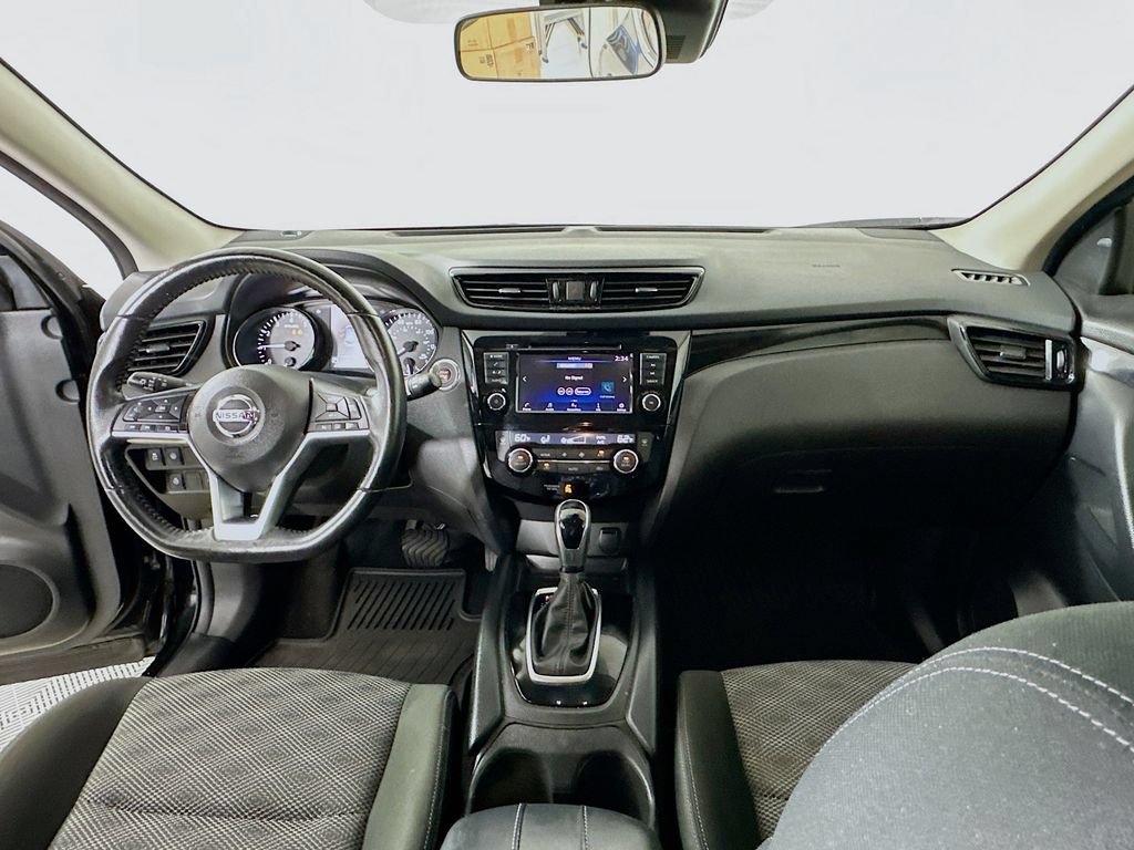 Used 2021 Nissan Rogue Sport SV FWD image 3
