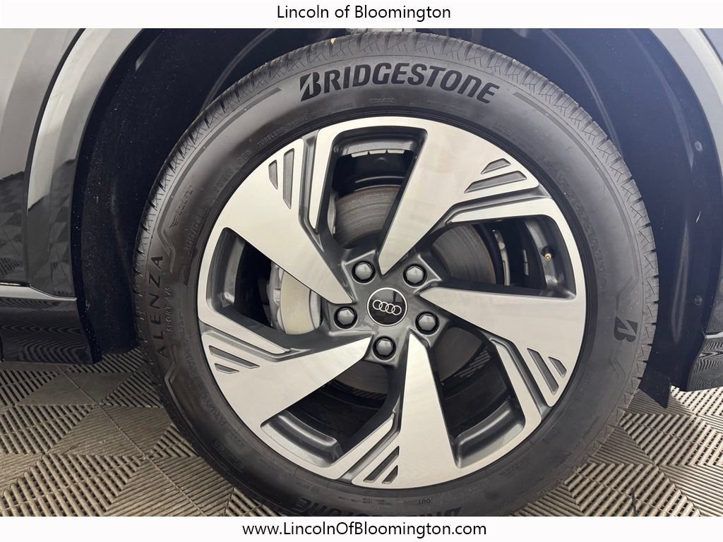 Used 2025 Audi Q6 e-tron Premium Plus w/ Premium Plus AWD/4WD image 29