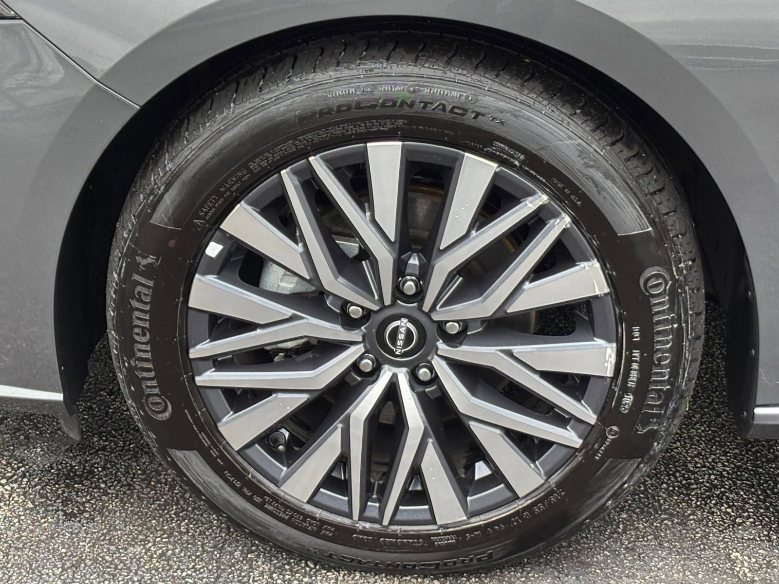 Used 2025 Nissan Altima 2.5 SV FWD image 31