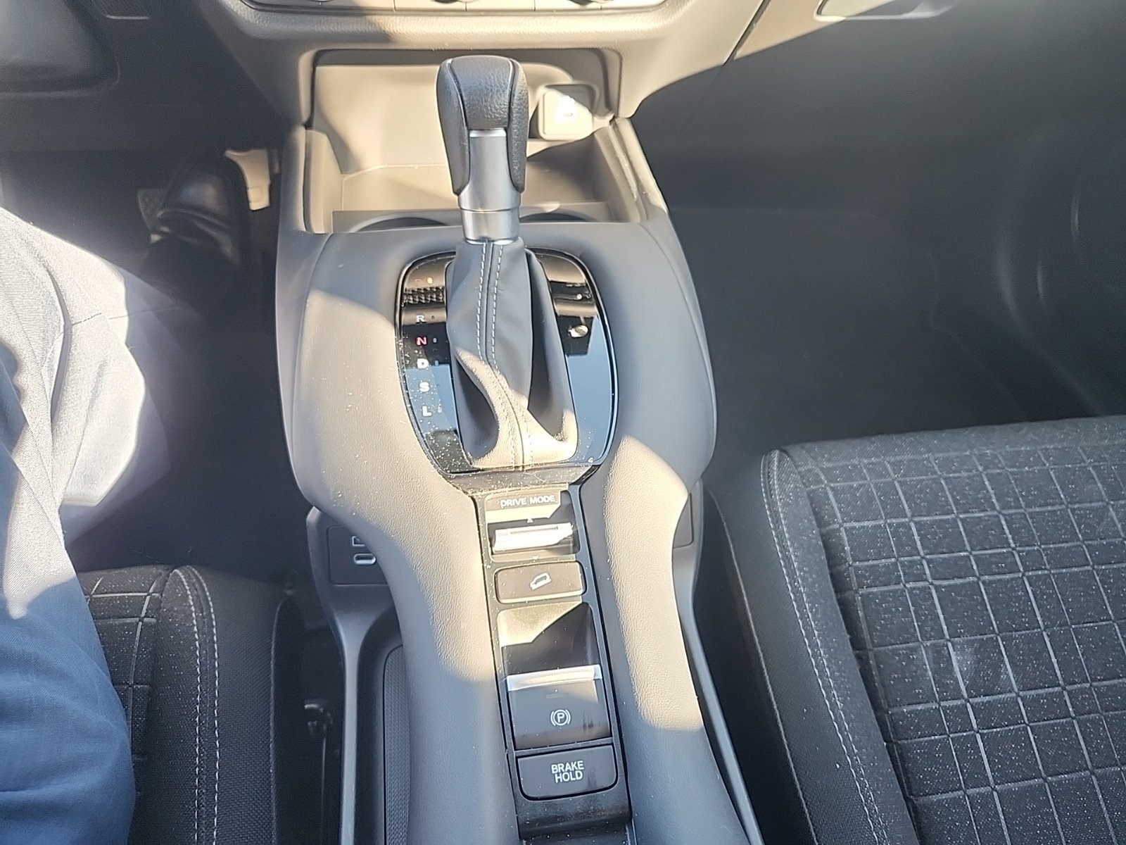 Used 2024 Honda HR-V LX image 13