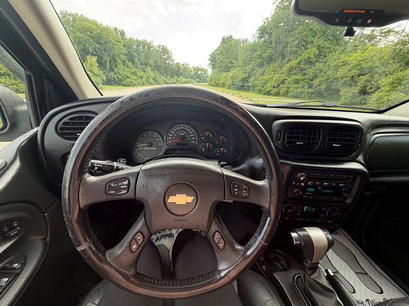 Used 2005 Chevrolet TrailBlazer LT AWD/4WD image 12