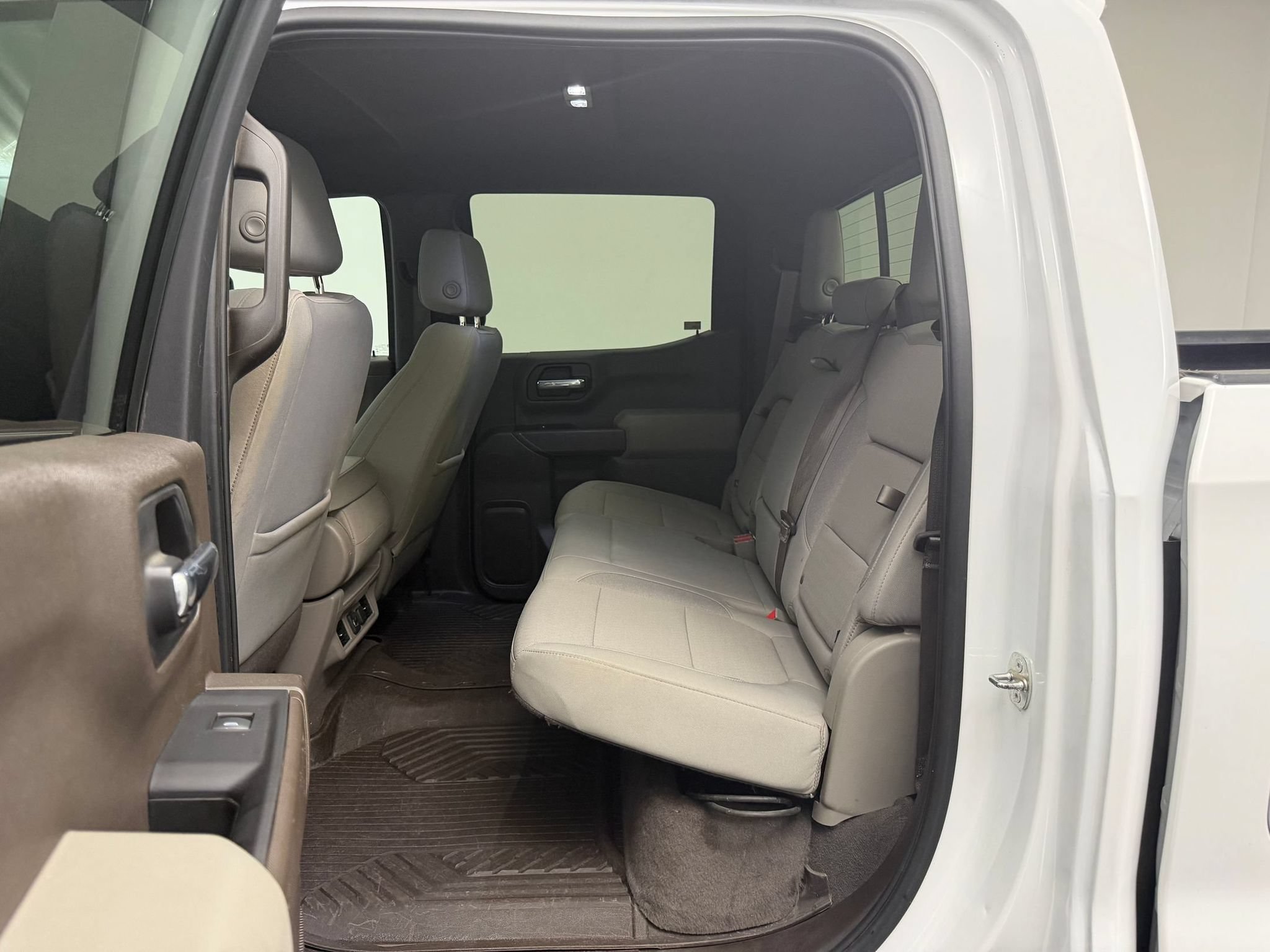 Used 2021 Chevrolet Silverado 1500 LT AWD/4WD image 22