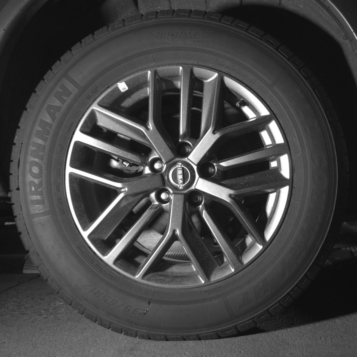 Used 2023 Nissan Rogue S image 15