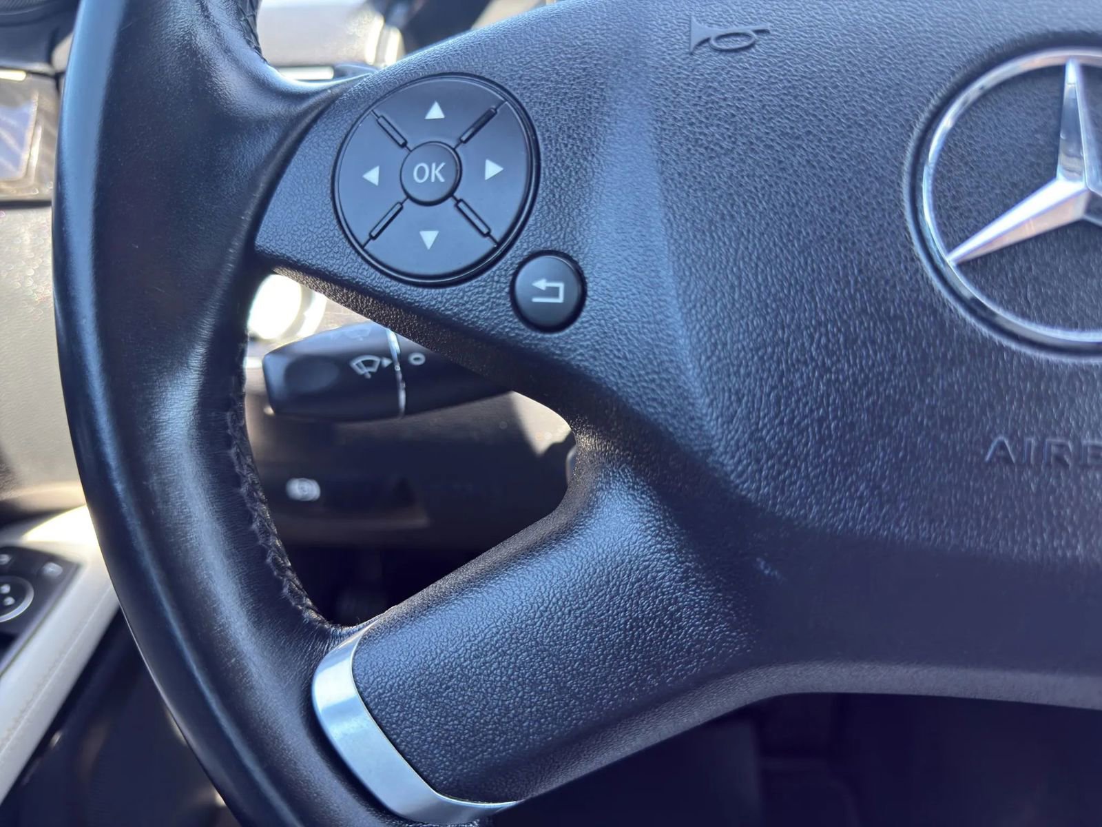 Used 2011 Mercedes-Benz E 350 E 350 4MATIC Sedan 4D image 17