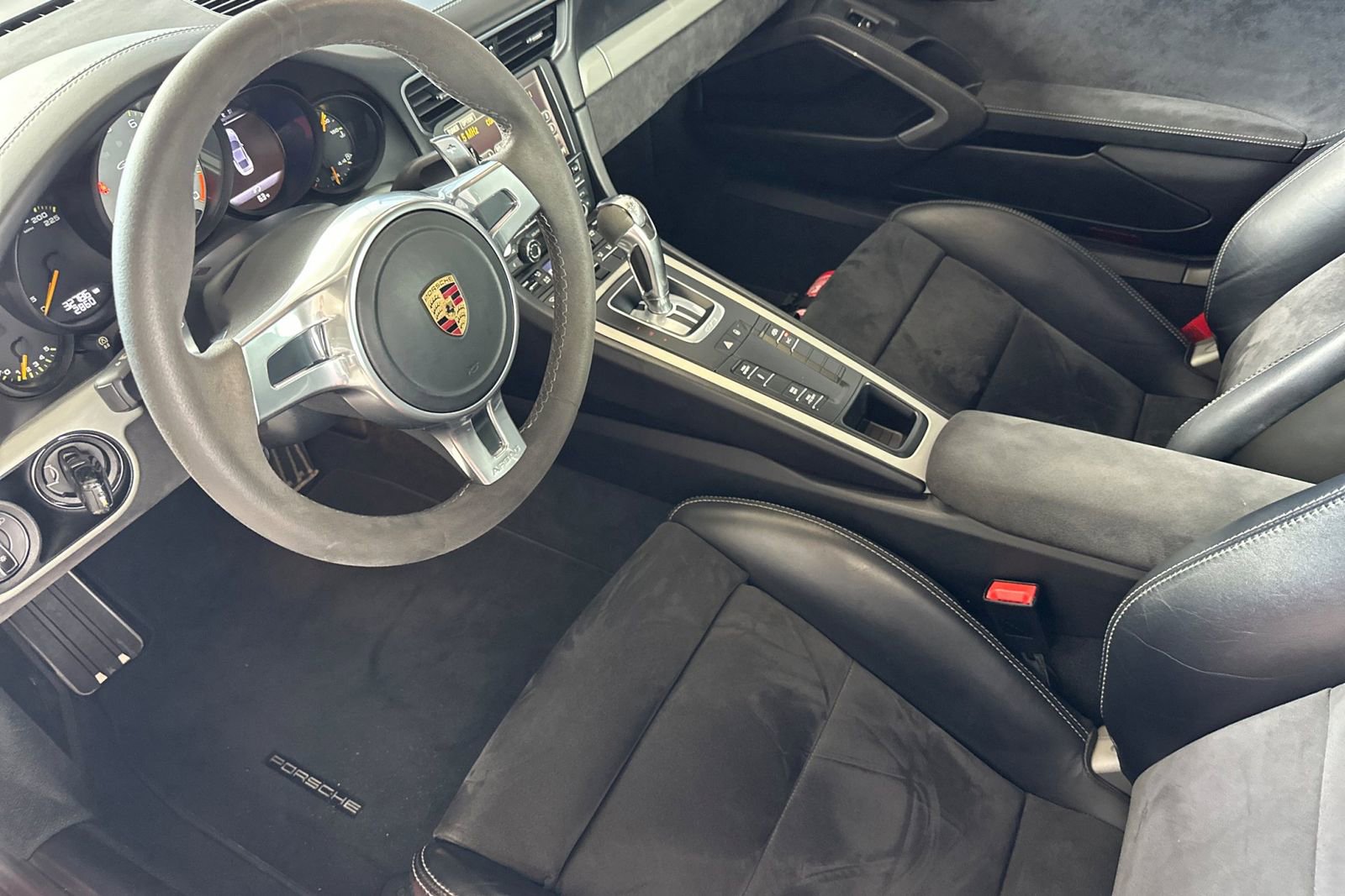 Used 2016 Porsche 911 GT3 image 4