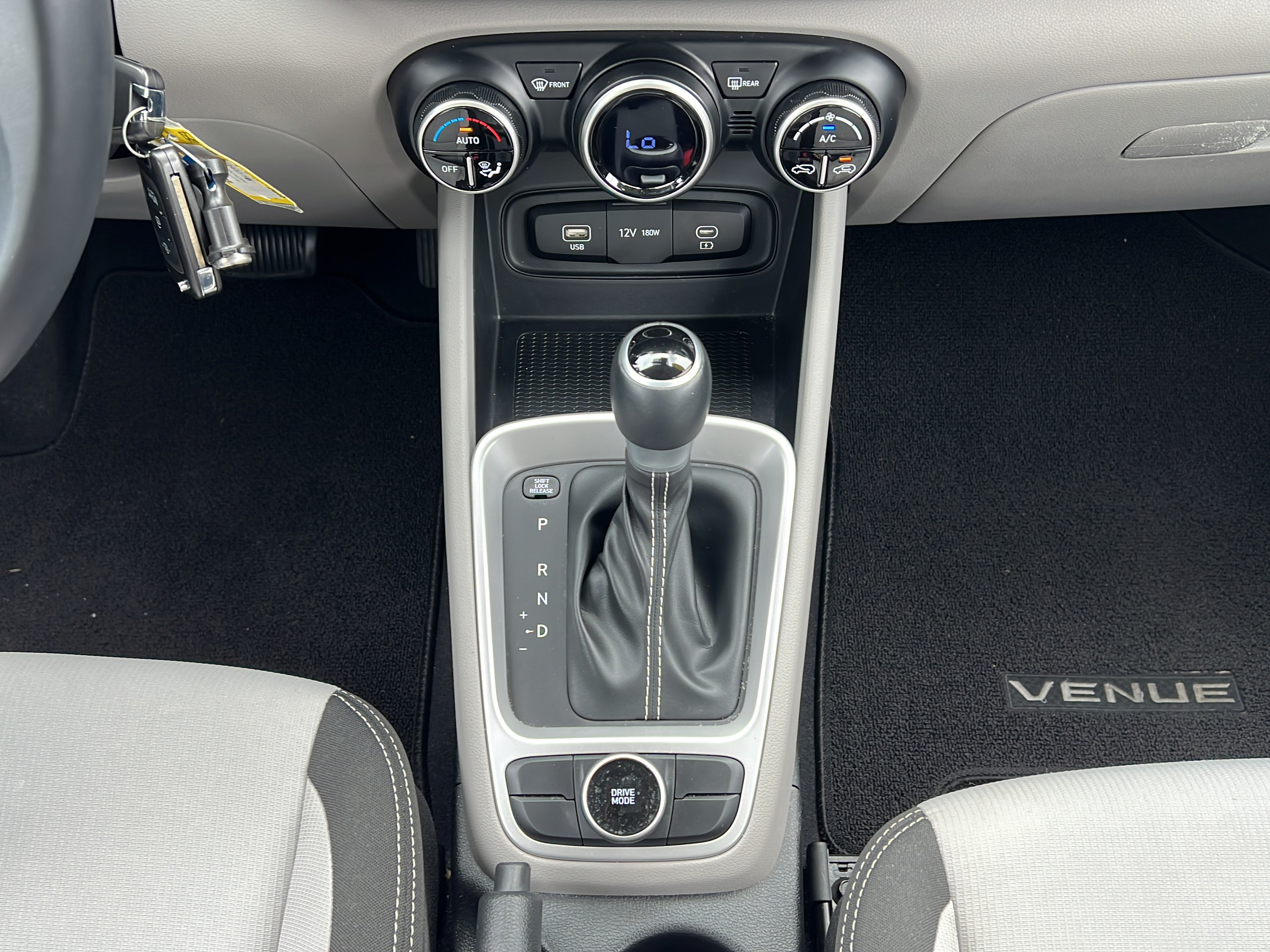 Certified 2023 Hyundai Venue SEL FWD image 15