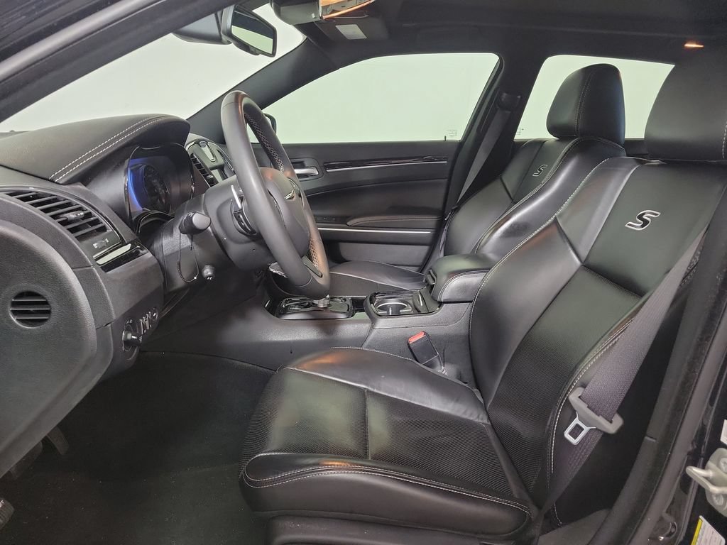 Used 2023 Chrysler 300 S w/ Comfort Group RWD image 13