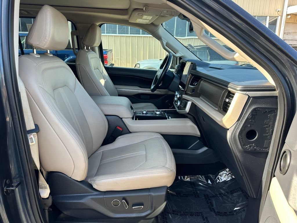 Used 2023 Ford Expedition Limited AWD/4WD image 17